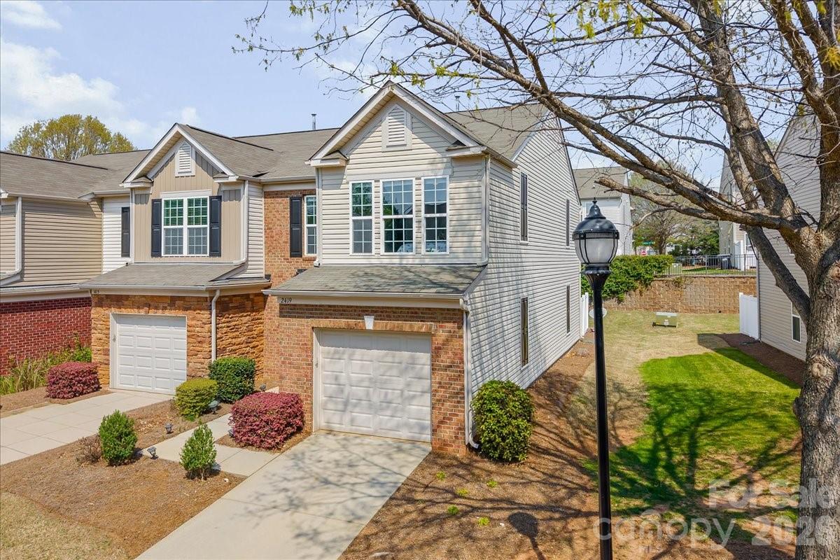 2419 Diplomat Lane Charlotte NC 28210