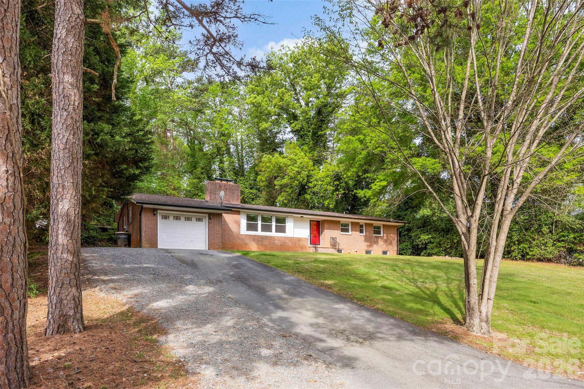 302 Suburban Avenue Kannapolis NC 28083