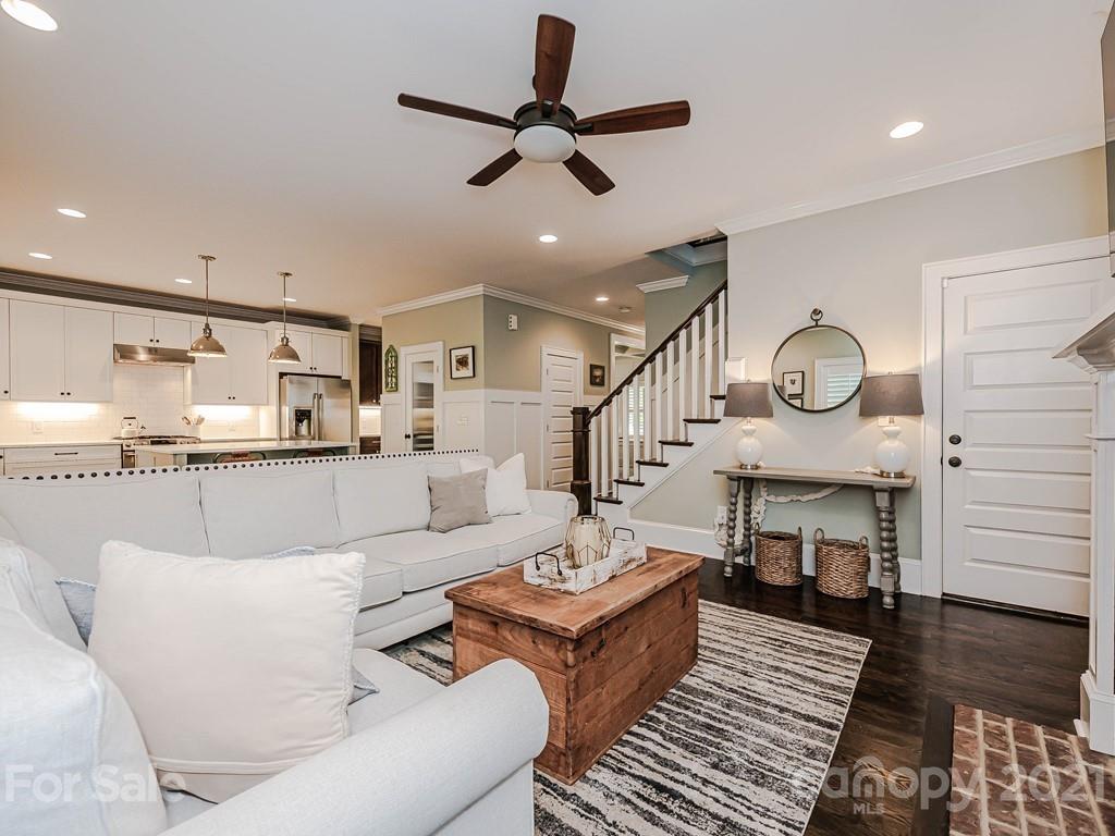 827 Isabel Court Charlotte NC 28211