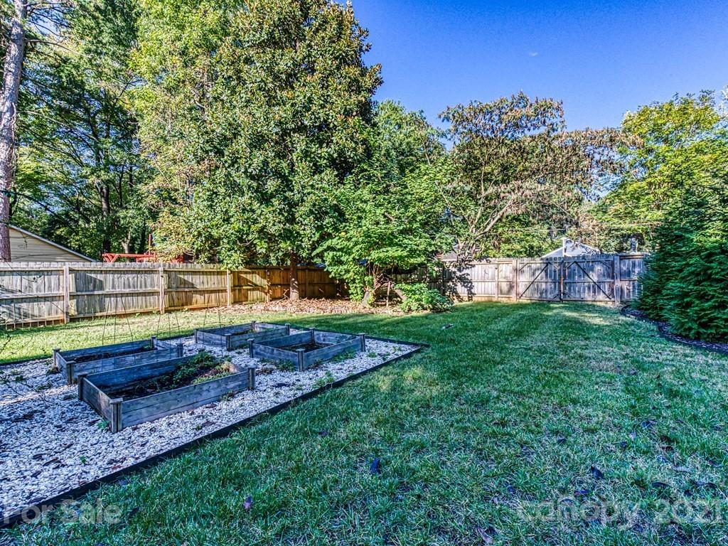 827 Isabel Court Charlotte NC 28211
