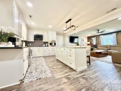 261 N Thomas Lane Stony Point NC 28678