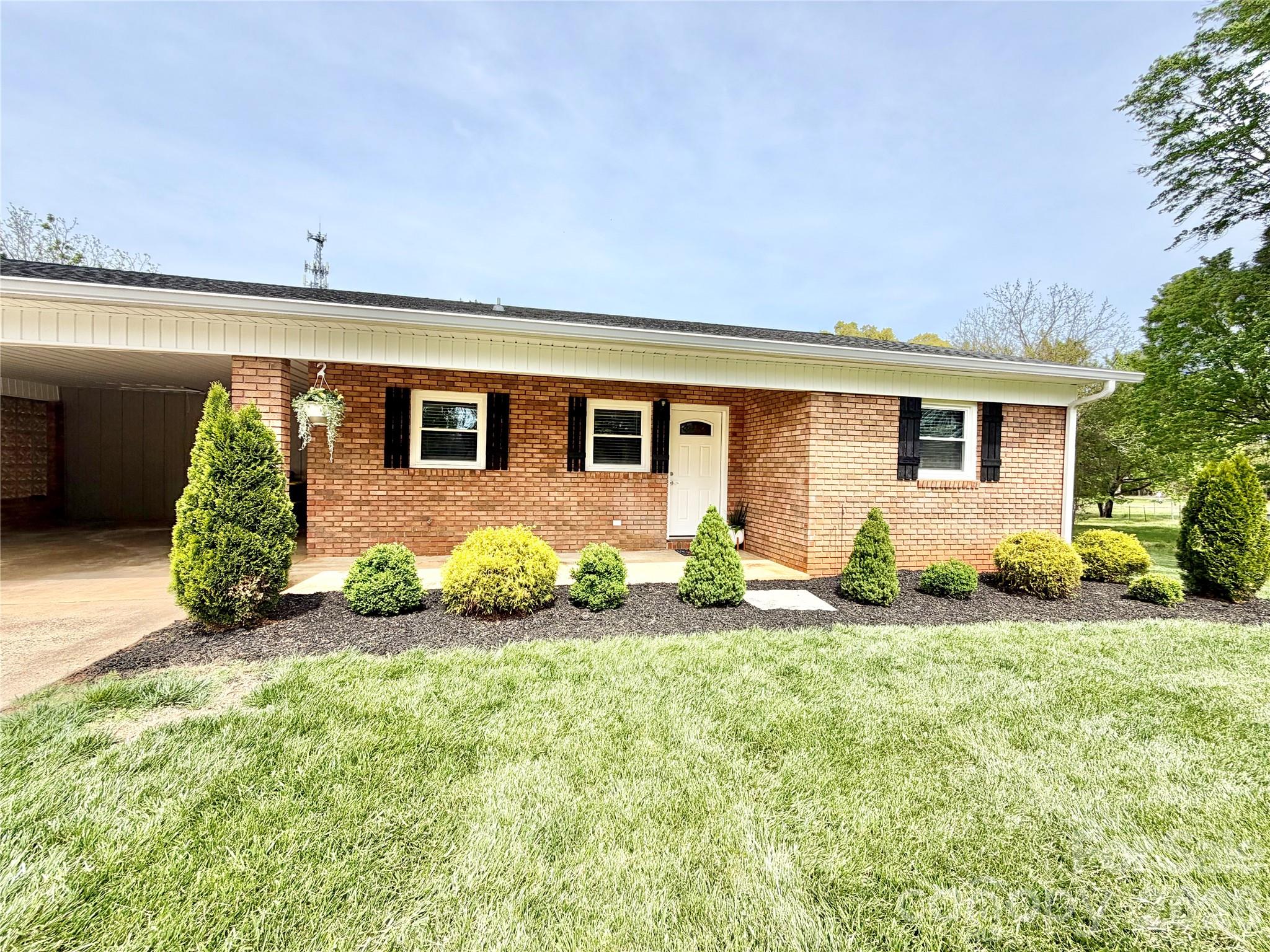 261 N Thomas Lane Stony Point NC 28678