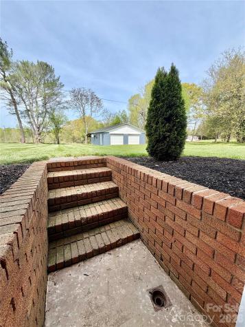 261 N Thomas Lane Stony Point NC 28678