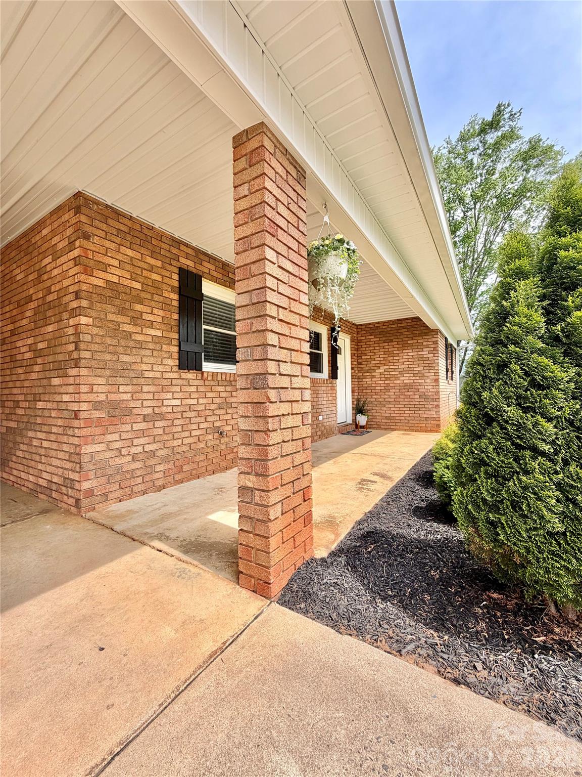 261 N Thomas Lane Stony Point NC 28678