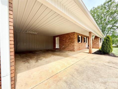 261 N Thomas Lane Stony Point NC 28678
