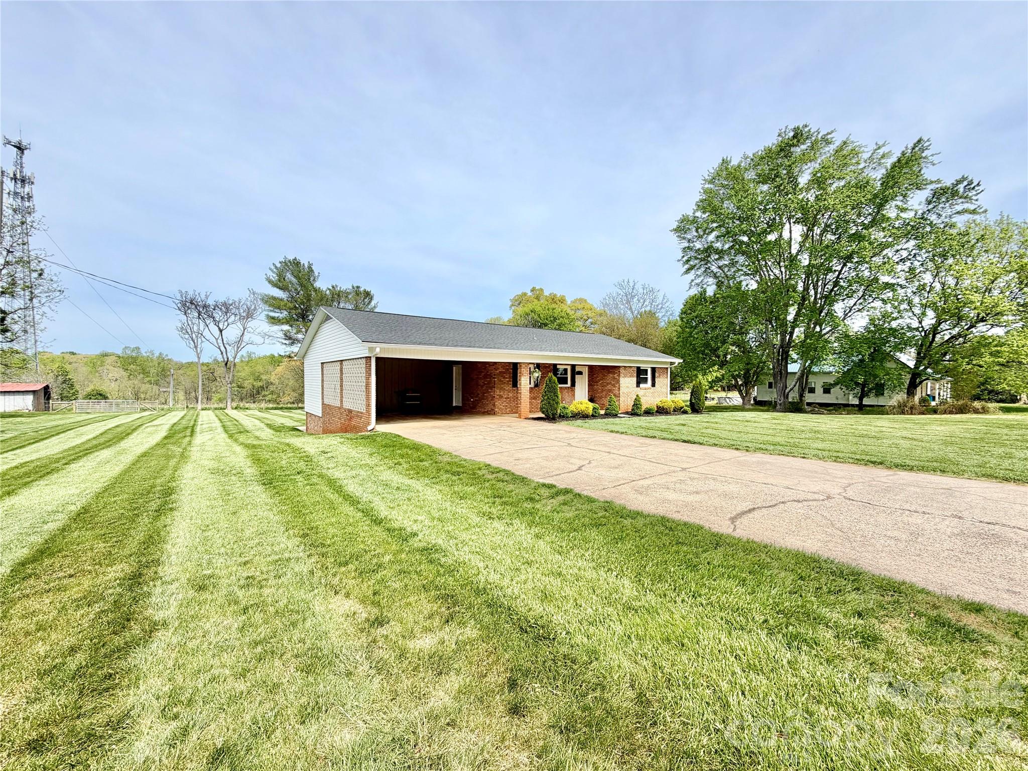 261 N Thomas Lane Stony Point NC 28678