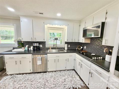 261 N Thomas Lane Stony Point NC 28678