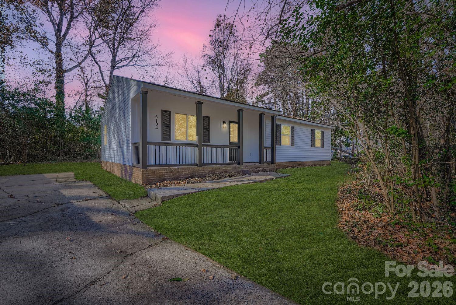 6104 Bridlewood Lane Charlotte NC 28215
