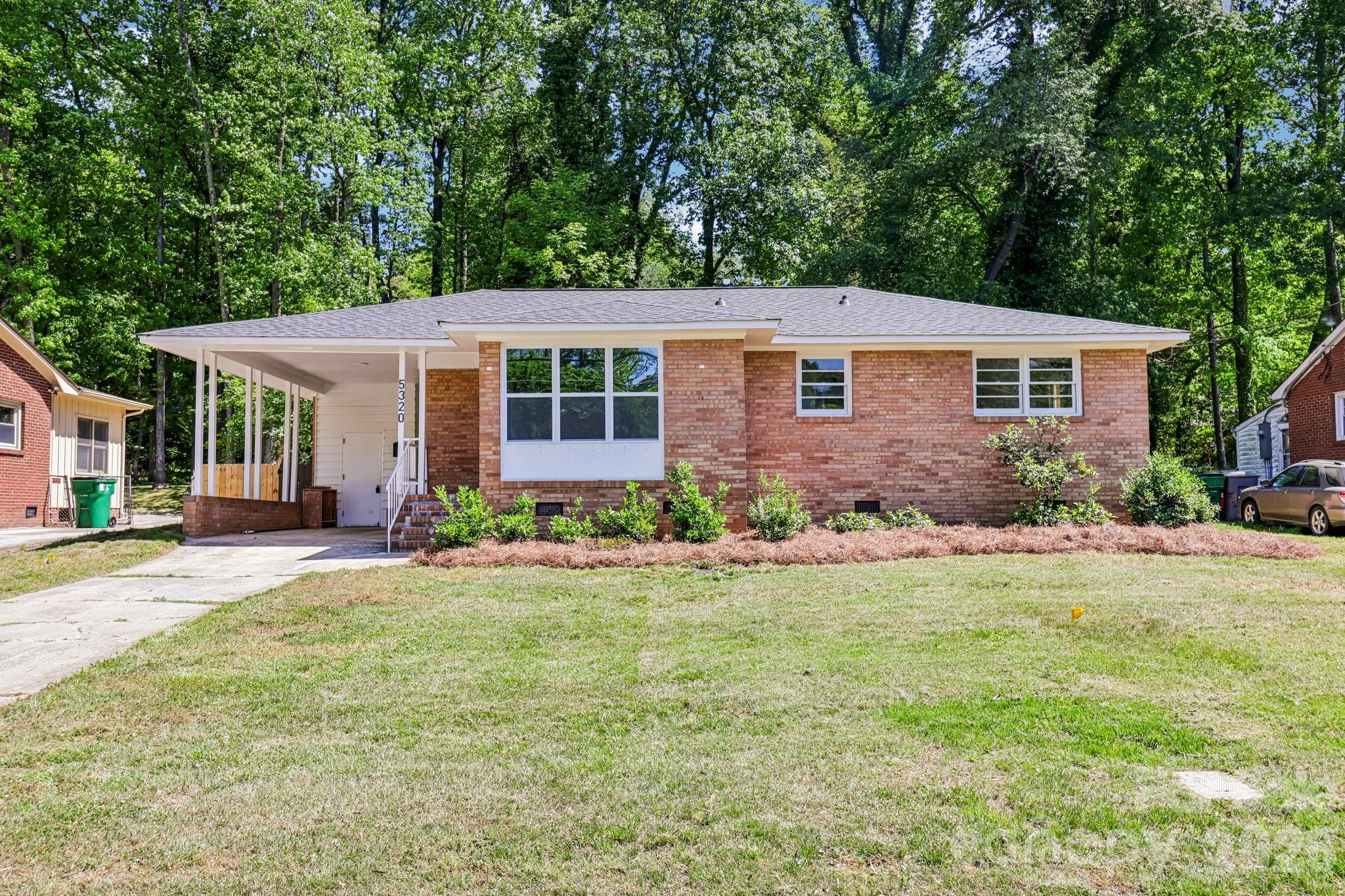 5320 Dolphin Lane Charlotte NC 28215