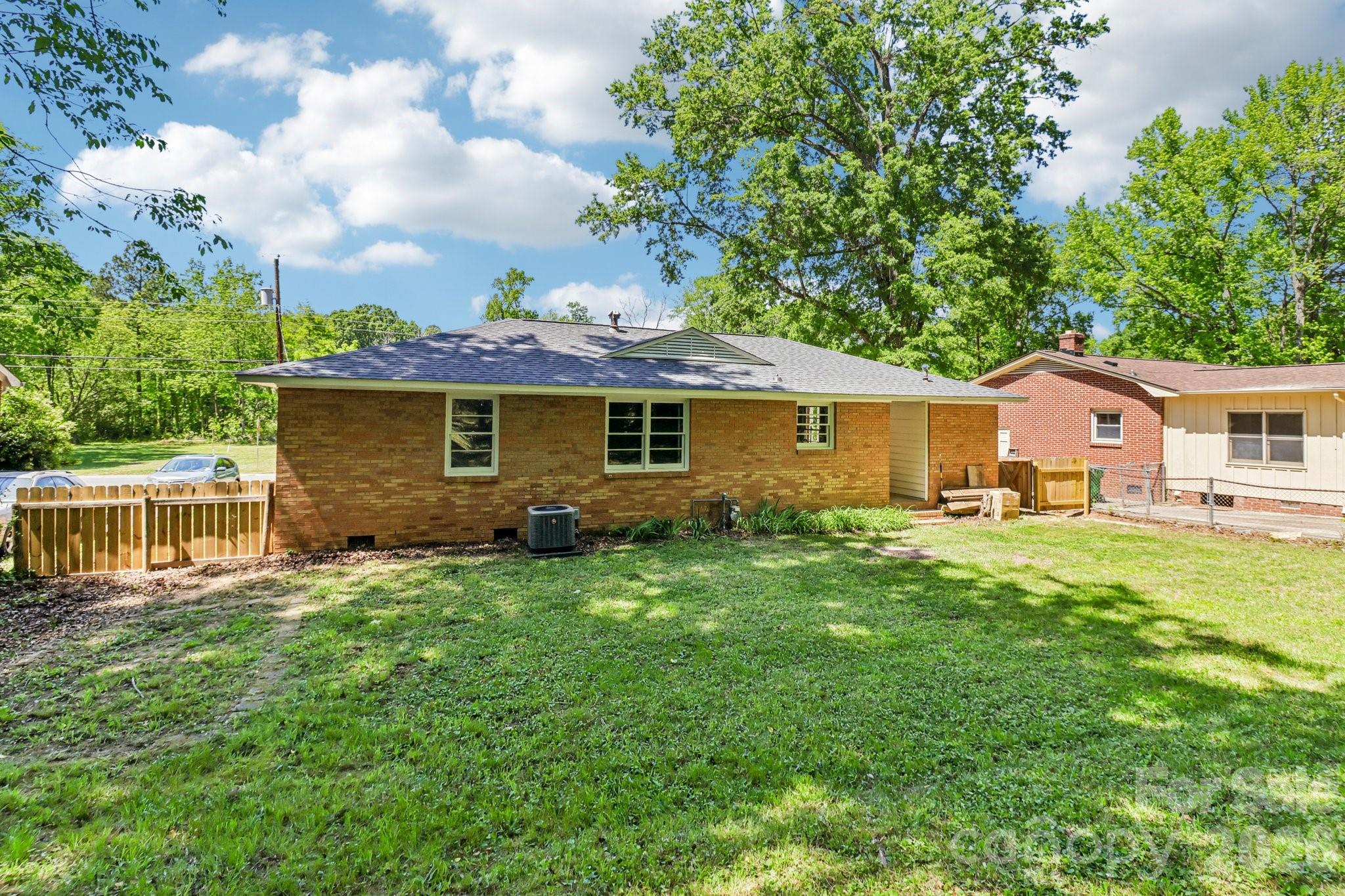 5320 Dolphin Lane Charlotte NC 28215