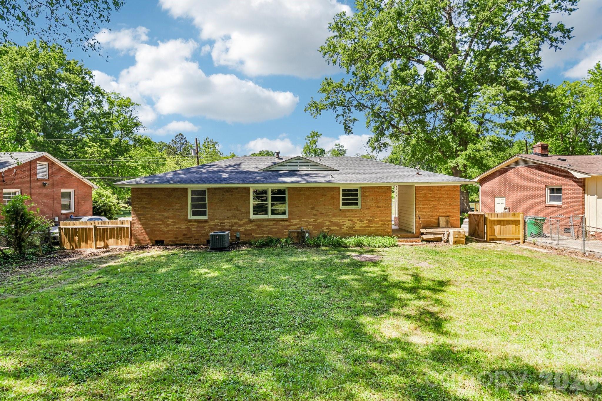 5320 Dolphin Lane Charlotte NC 28215