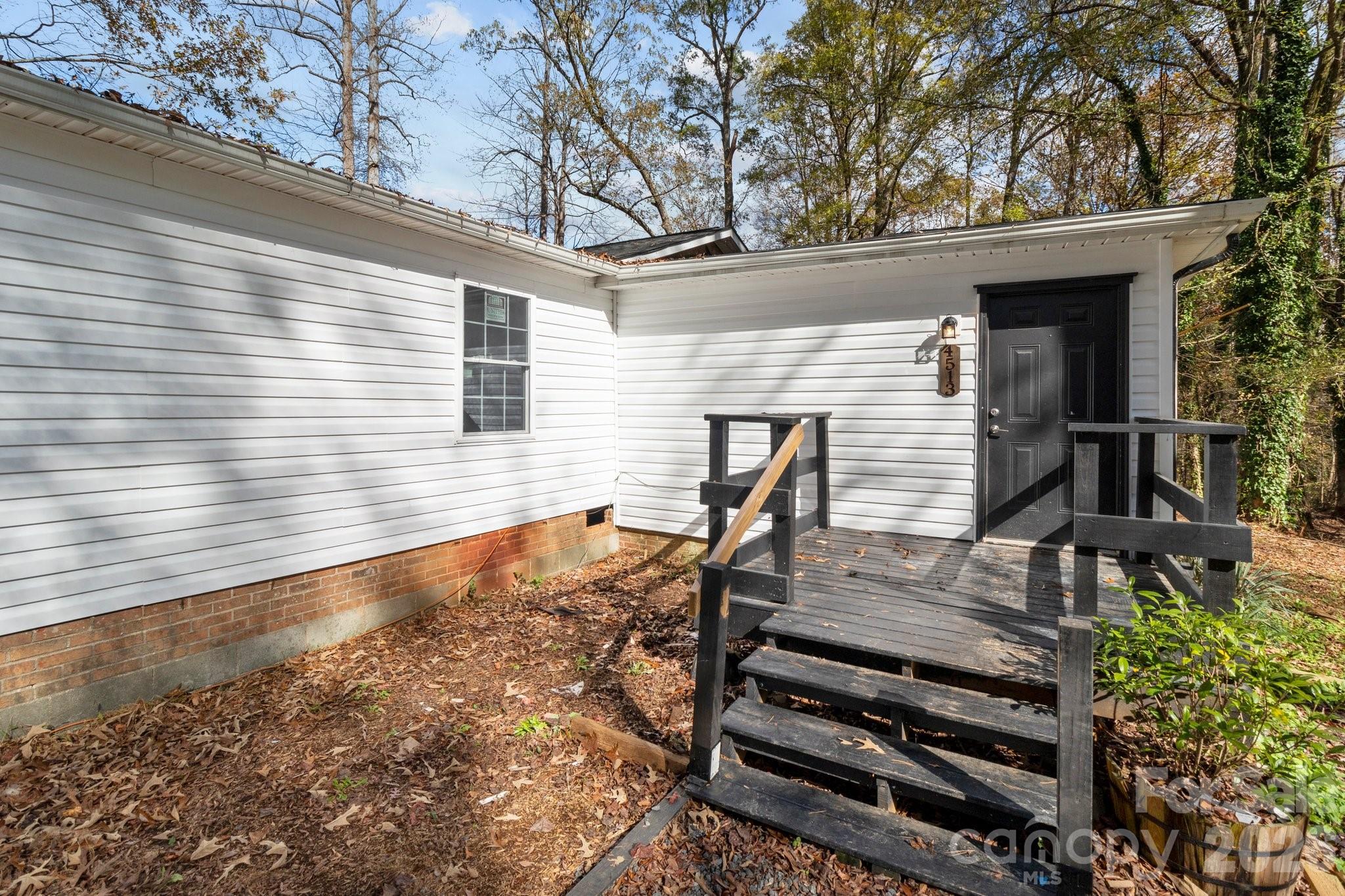 4642 Mcclure Road Charlotte NC 28216