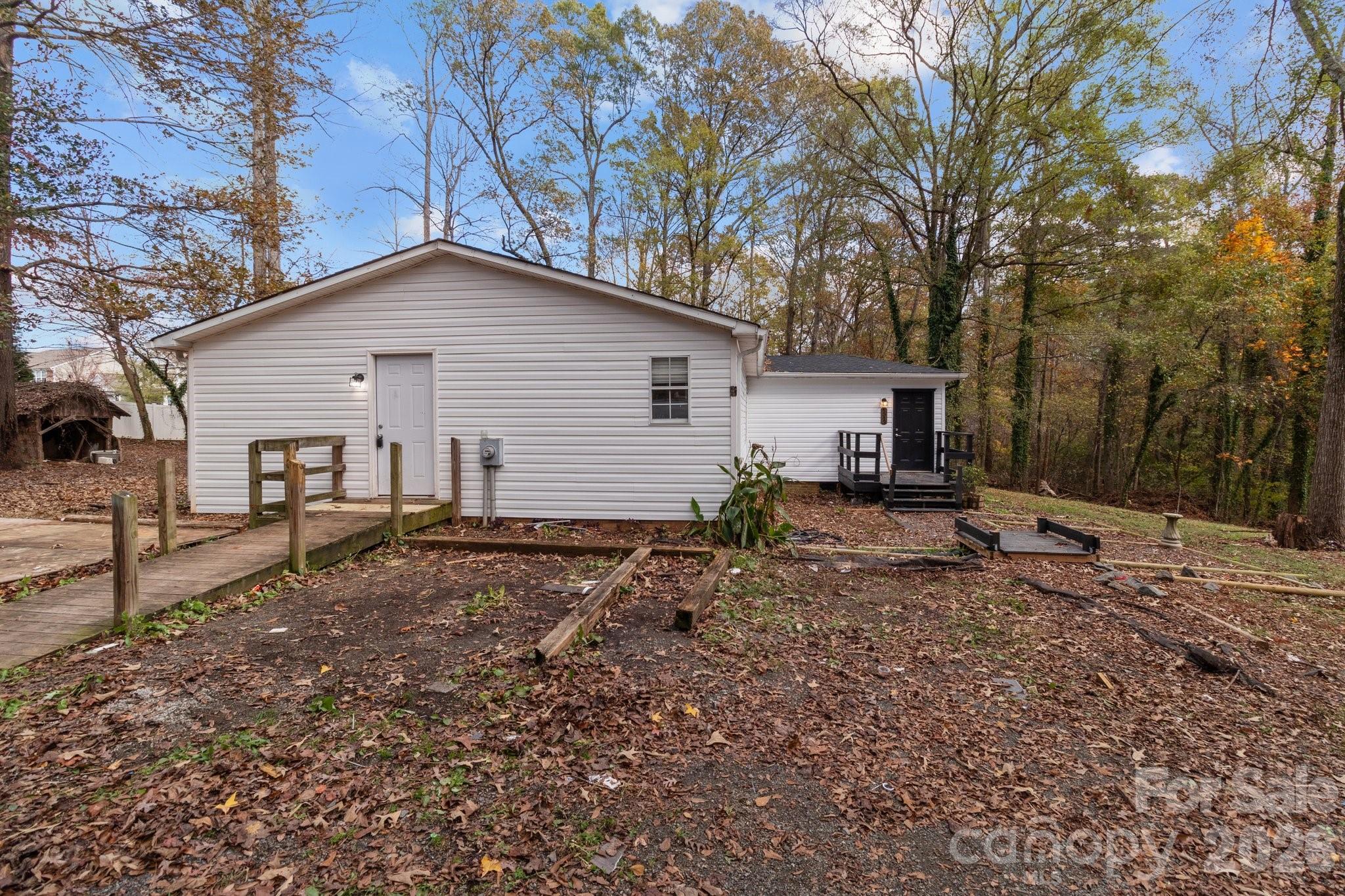 4642 Mcclure Road Charlotte NC 28216
