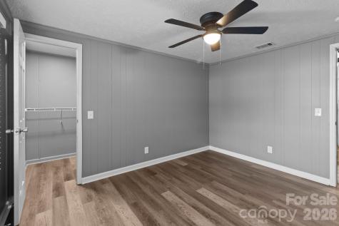 4642 Mcclure Road Charlotte NC 28216