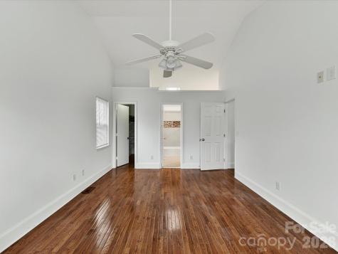 8413 Red Setter Lane Charlotte NC 28227