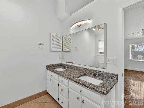 8413 Red Setter Lane Charlotte NC 28227