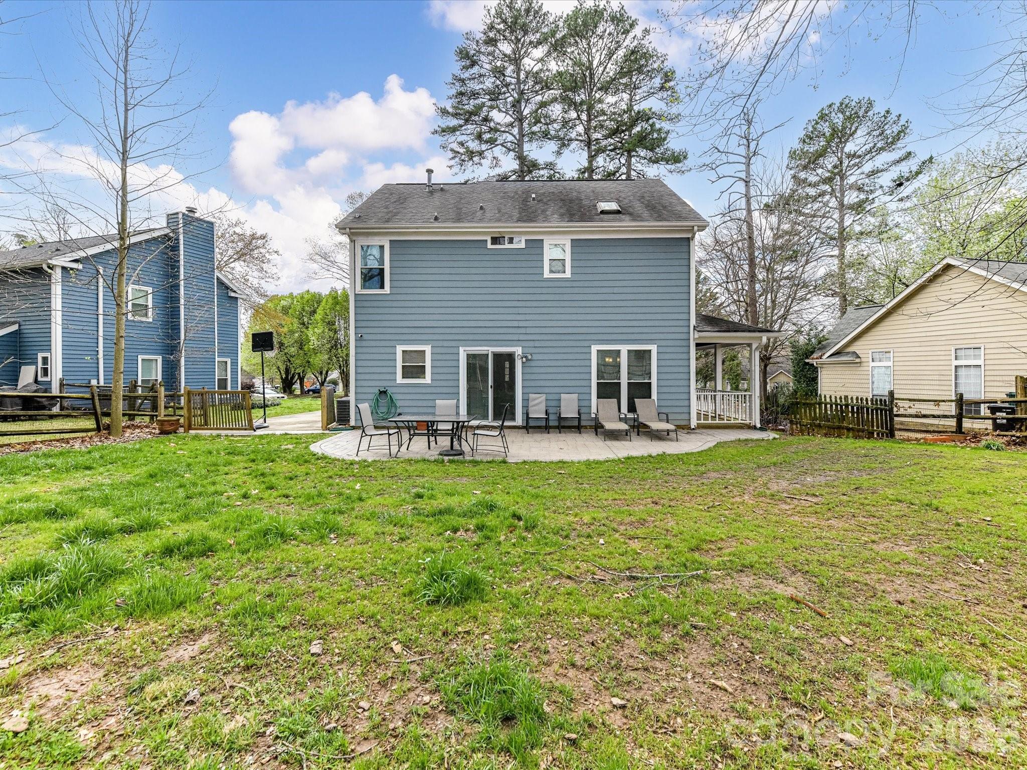 8413 Red Setter Lane Charlotte NC 28227