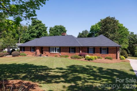 1711 Cricket Run York SC 29745