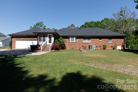 1711 Cricket Run York SC 29745