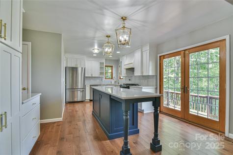 16 Skyview Court Asheville NC 28803