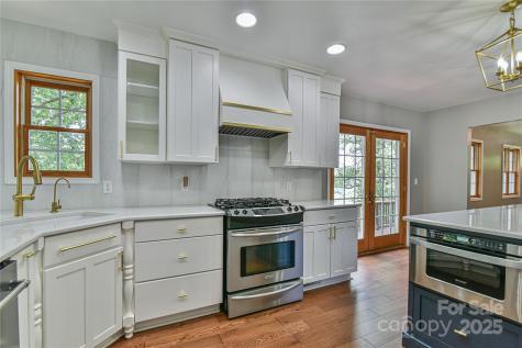 16 Skyview Court Asheville NC 28803