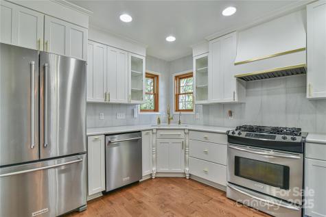 16 Skyview Court Asheville NC 28803