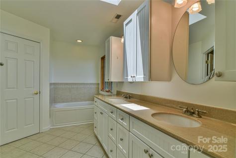 16 Skyview Court Asheville NC 28803
