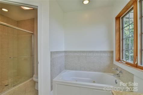 16 Skyview Court Asheville NC 28803