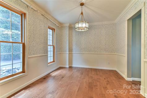 16 Skyview Court Asheville NC 28803