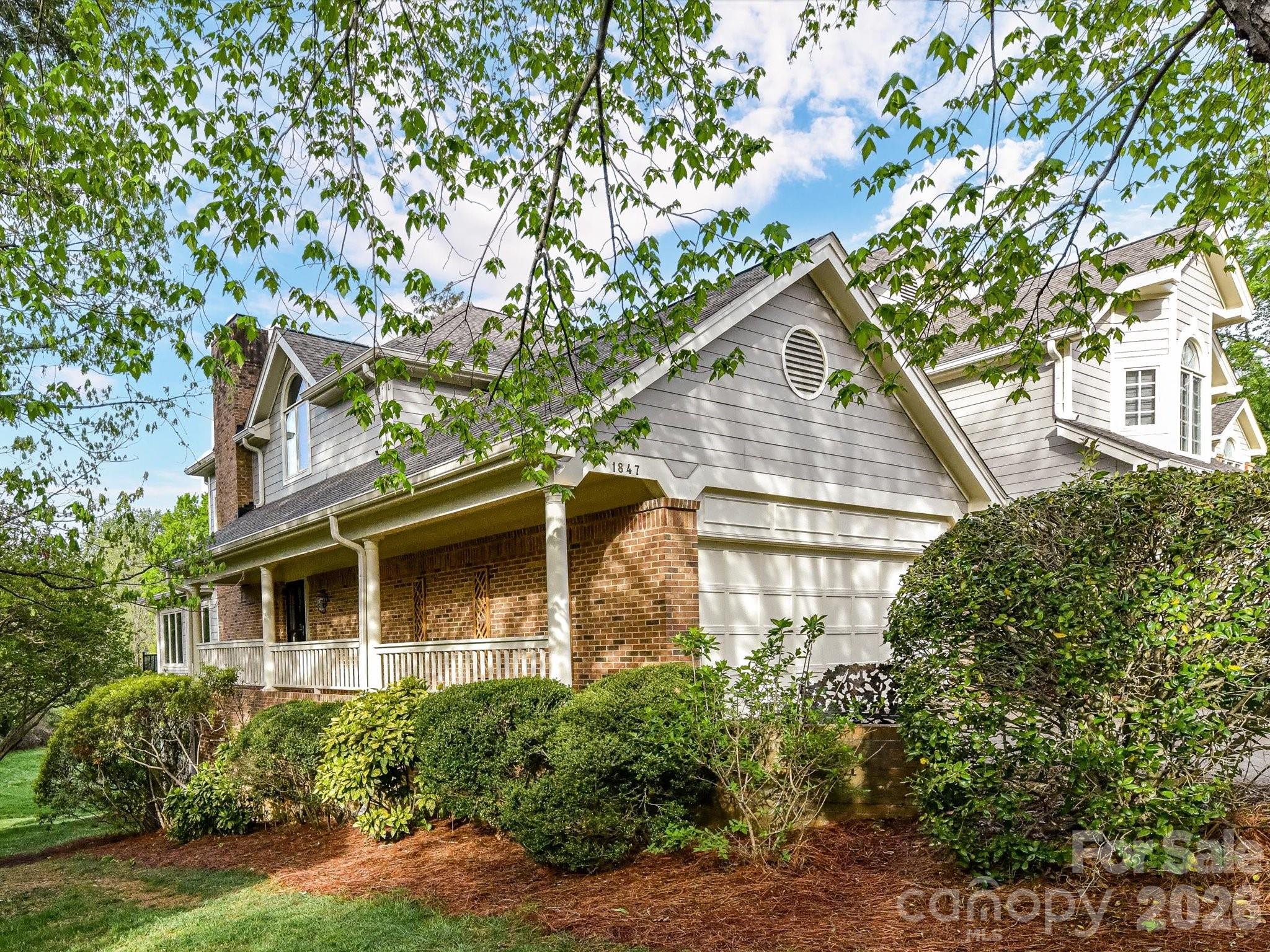 1847 Meadowood Lane Charlotte NC 28211