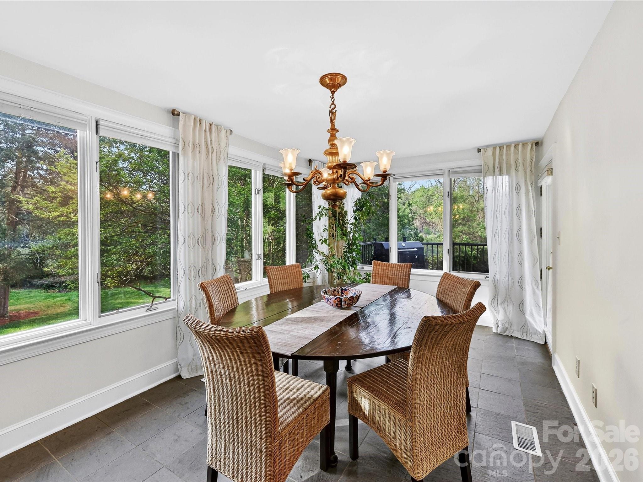 1847 Meadowood Lane Charlotte NC 28211