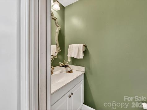 1847 Meadowood Lane Charlotte NC 28211