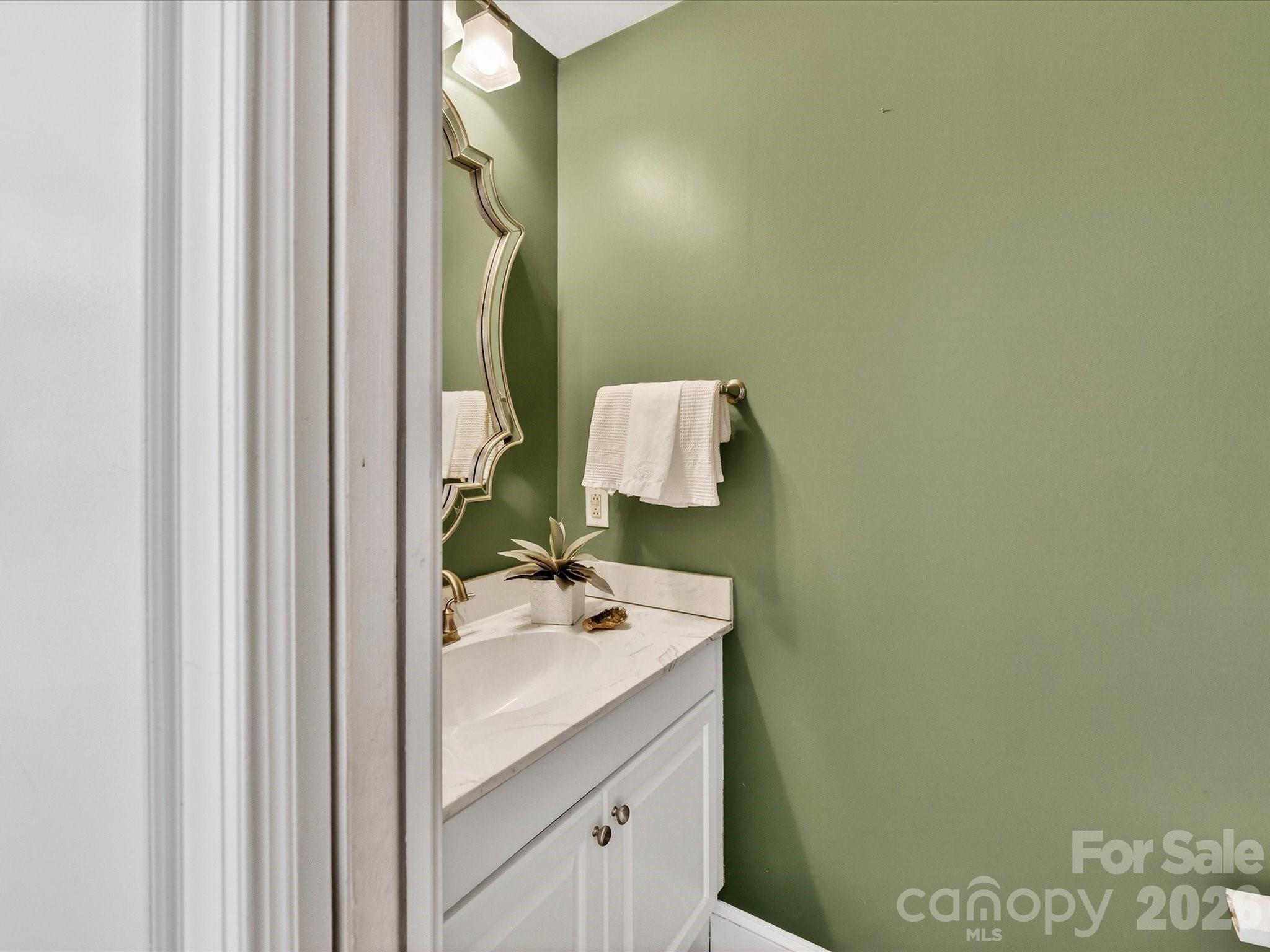 1847 Meadowood Lane Charlotte NC 28211