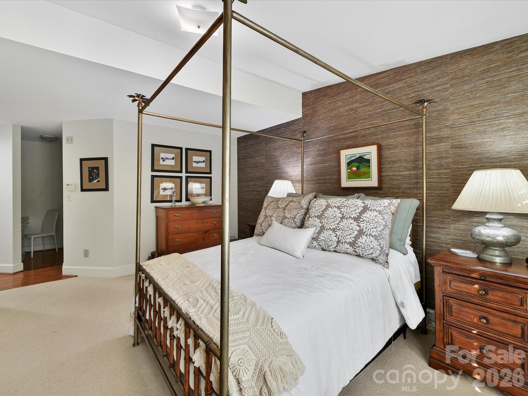 1847 Meadowood Lane Charlotte NC 28211