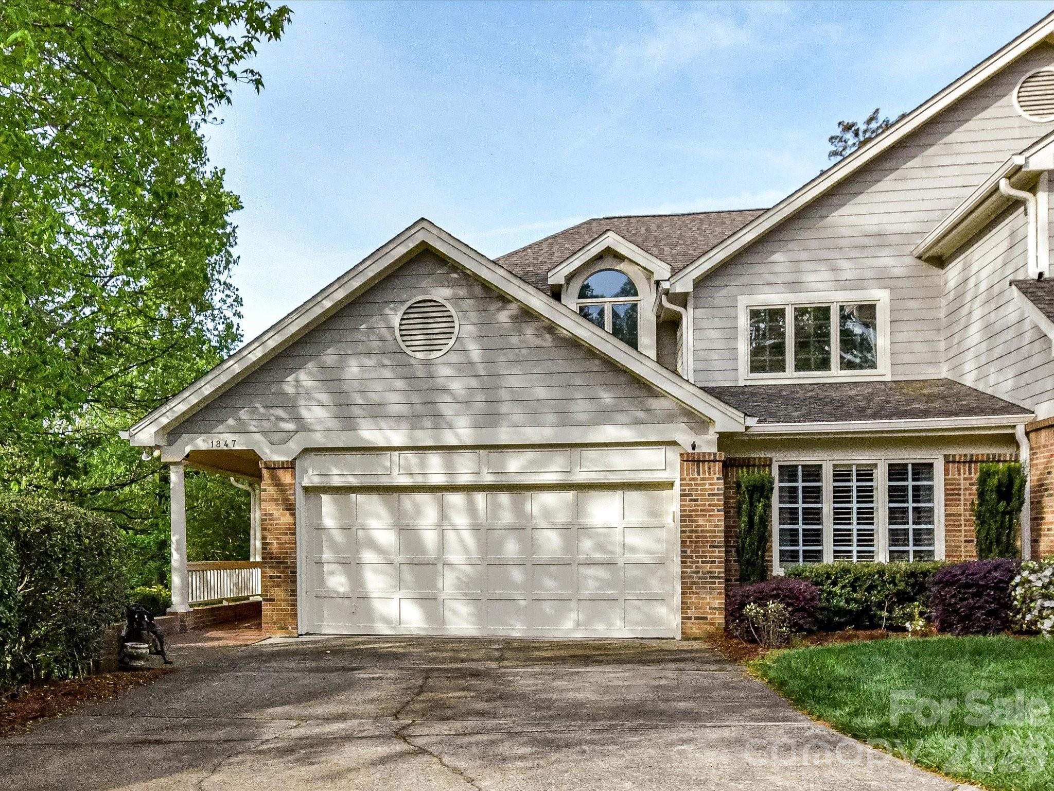 1847 Meadowood Lane Charlotte NC 28211