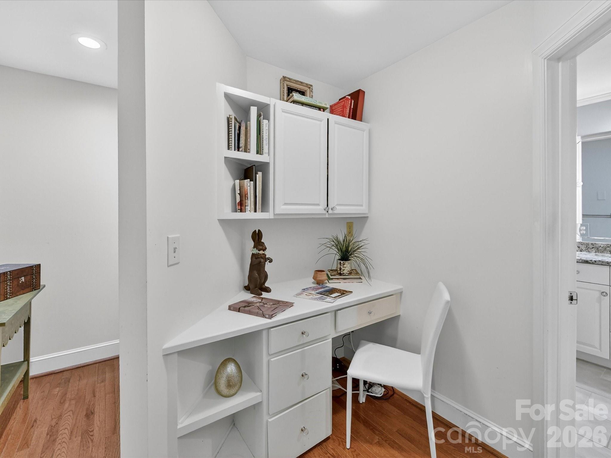 1847 Meadowood Lane Charlotte NC 28211