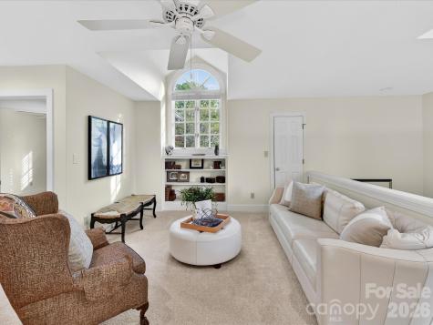1847 Meadowood Lane Charlotte NC 28211