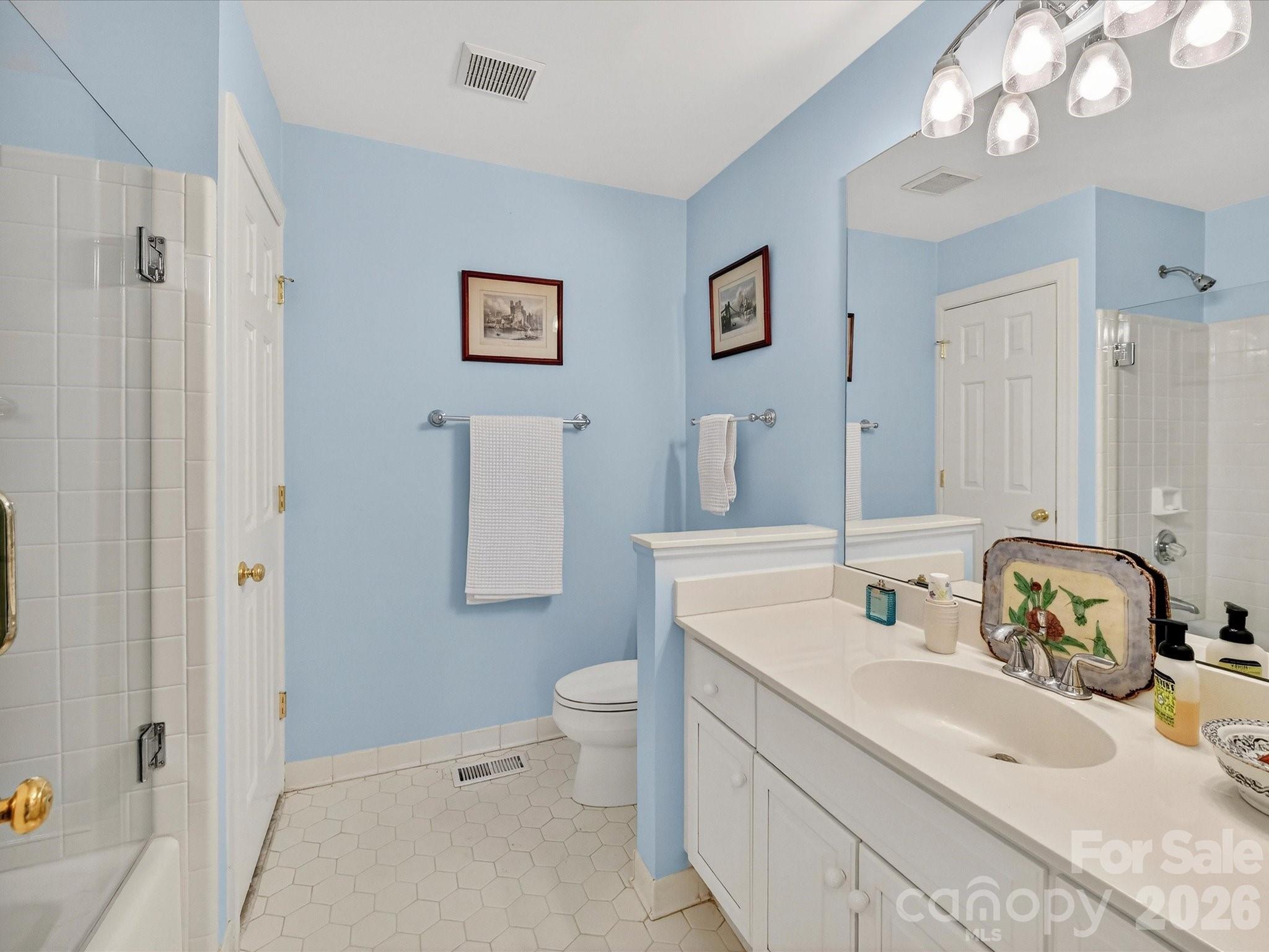 1847 Meadowood Lane Charlotte NC 28211