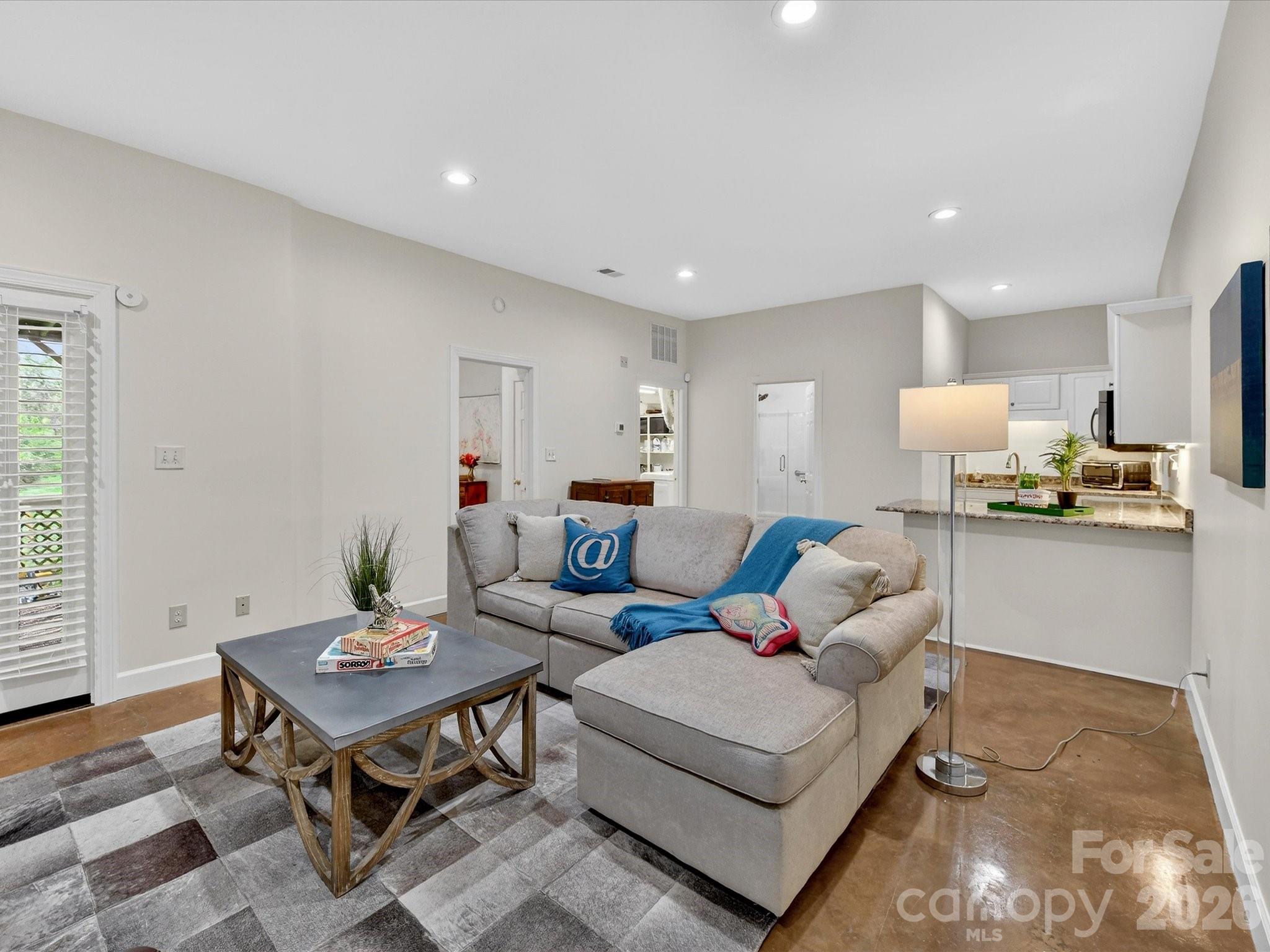 1847 Meadowood Lane Charlotte NC 28211
