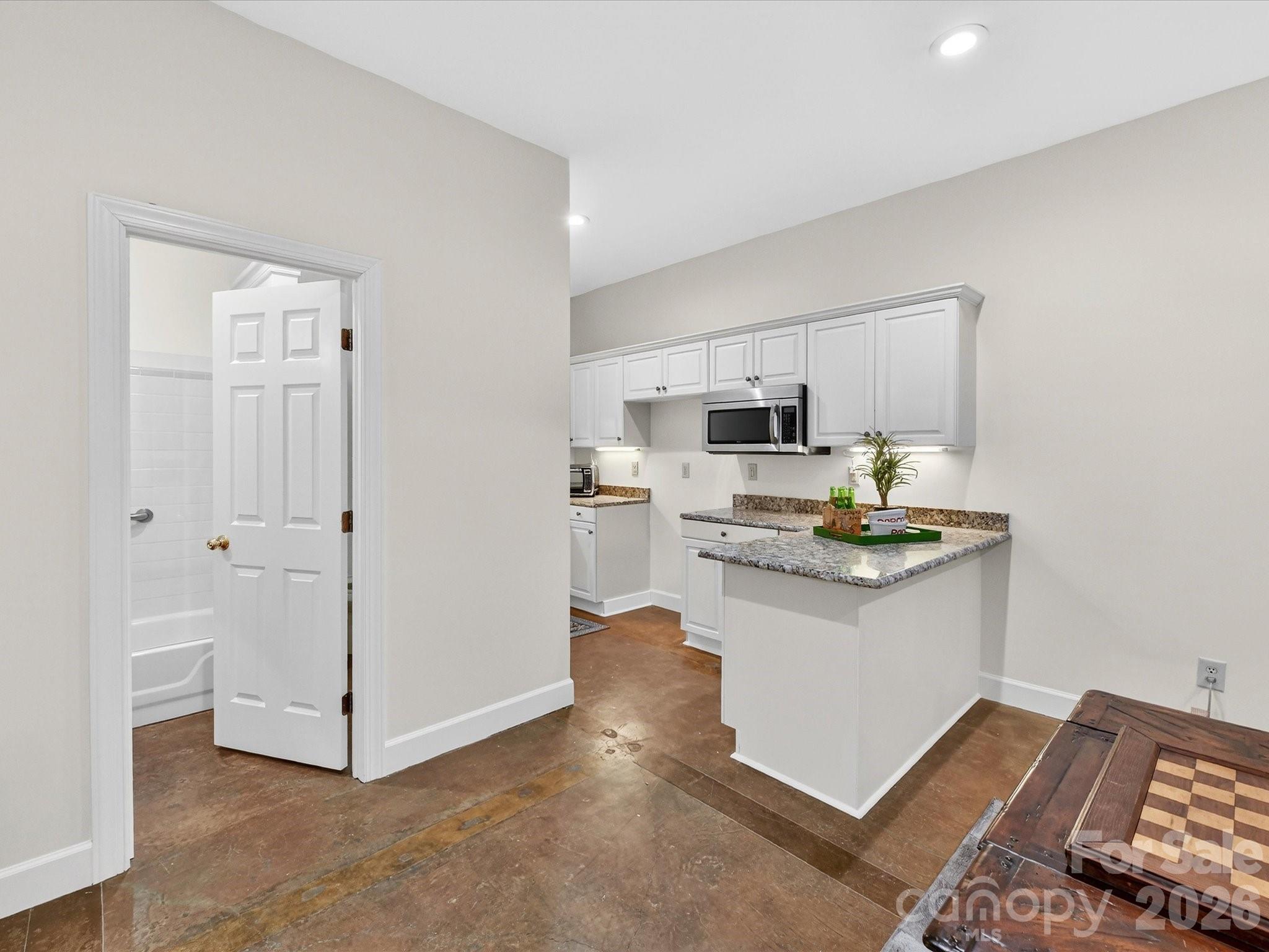 1847 Meadowood Lane Charlotte NC 28211