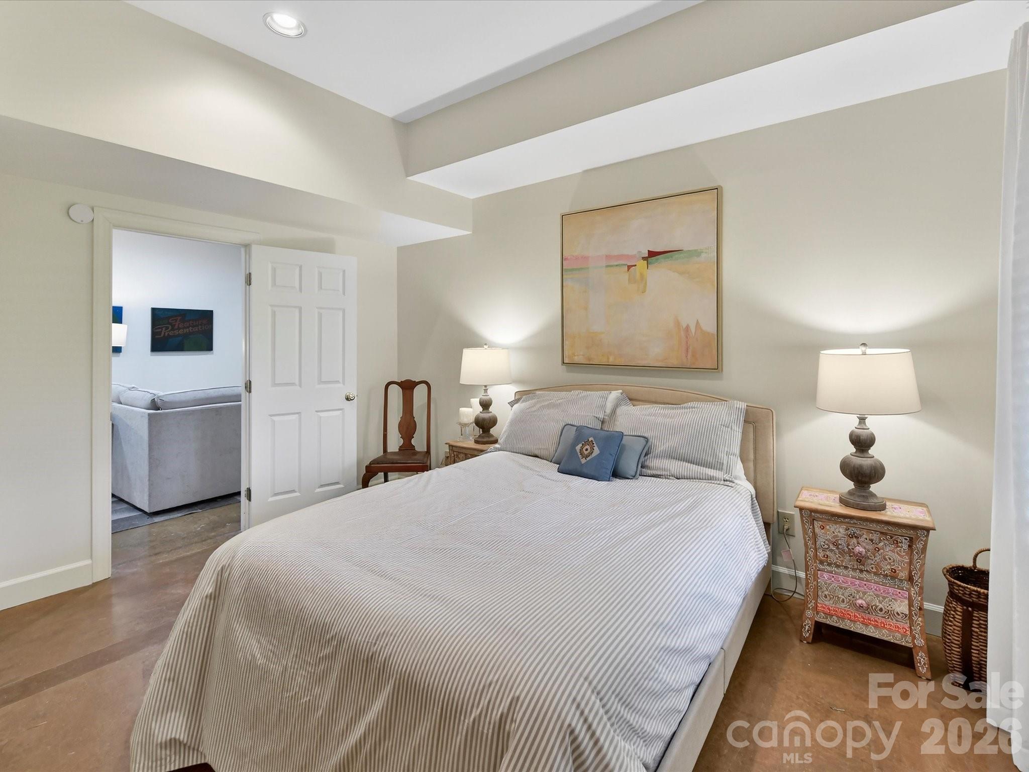 1847 Meadowood Lane Charlotte NC 28211