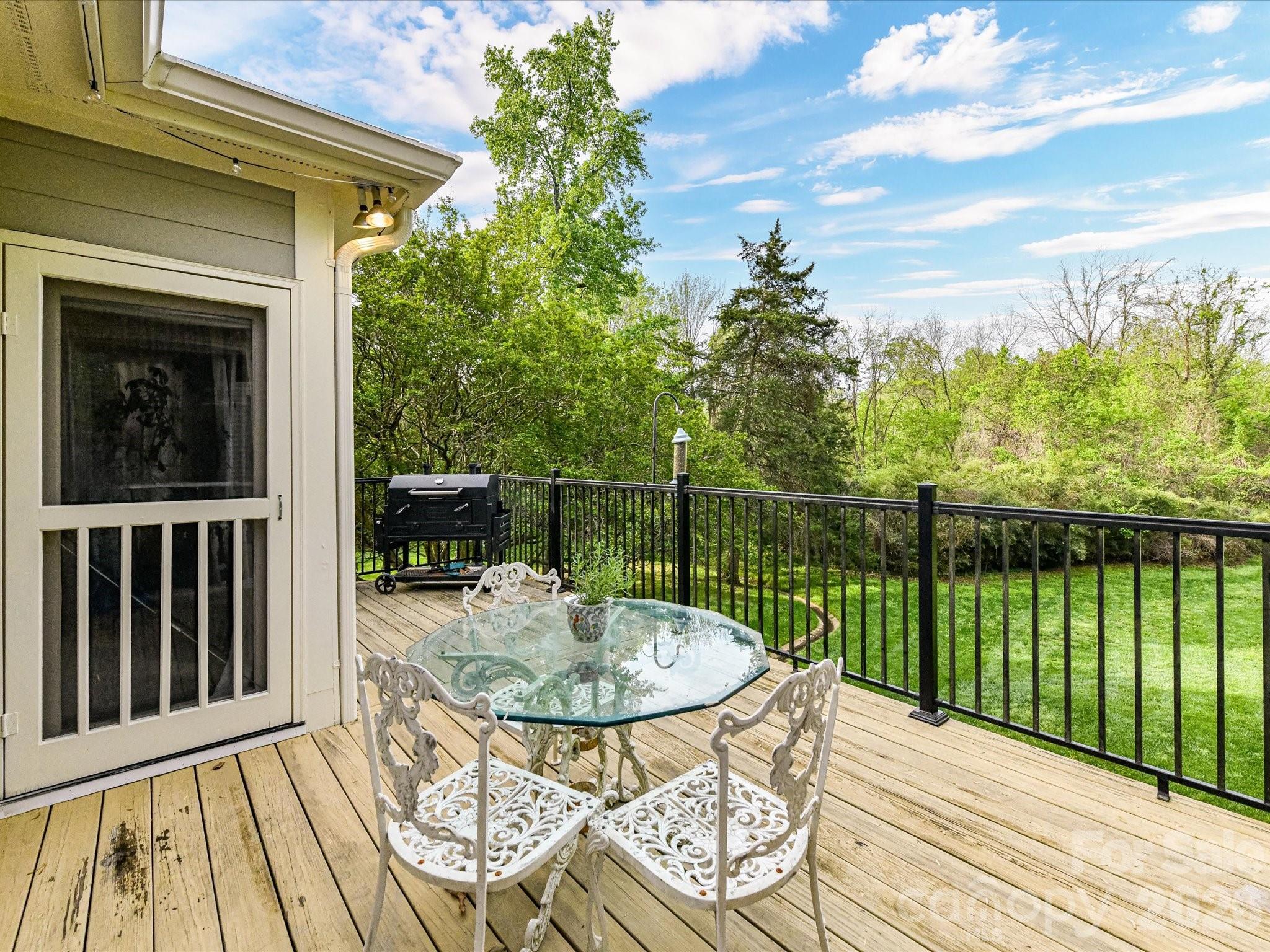 1847 Meadowood Lane Charlotte NC 28211
