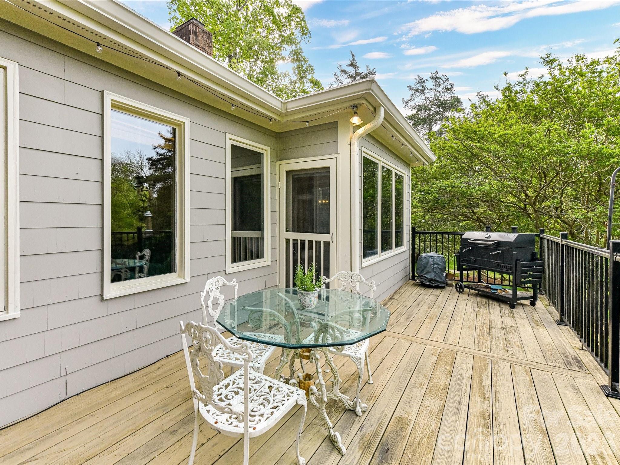 1847 Meadowood Lane Charlotte NC 28211