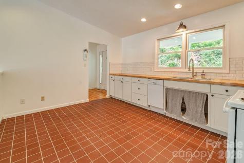 146 Churchill Downs Drive Fairview NC 28730