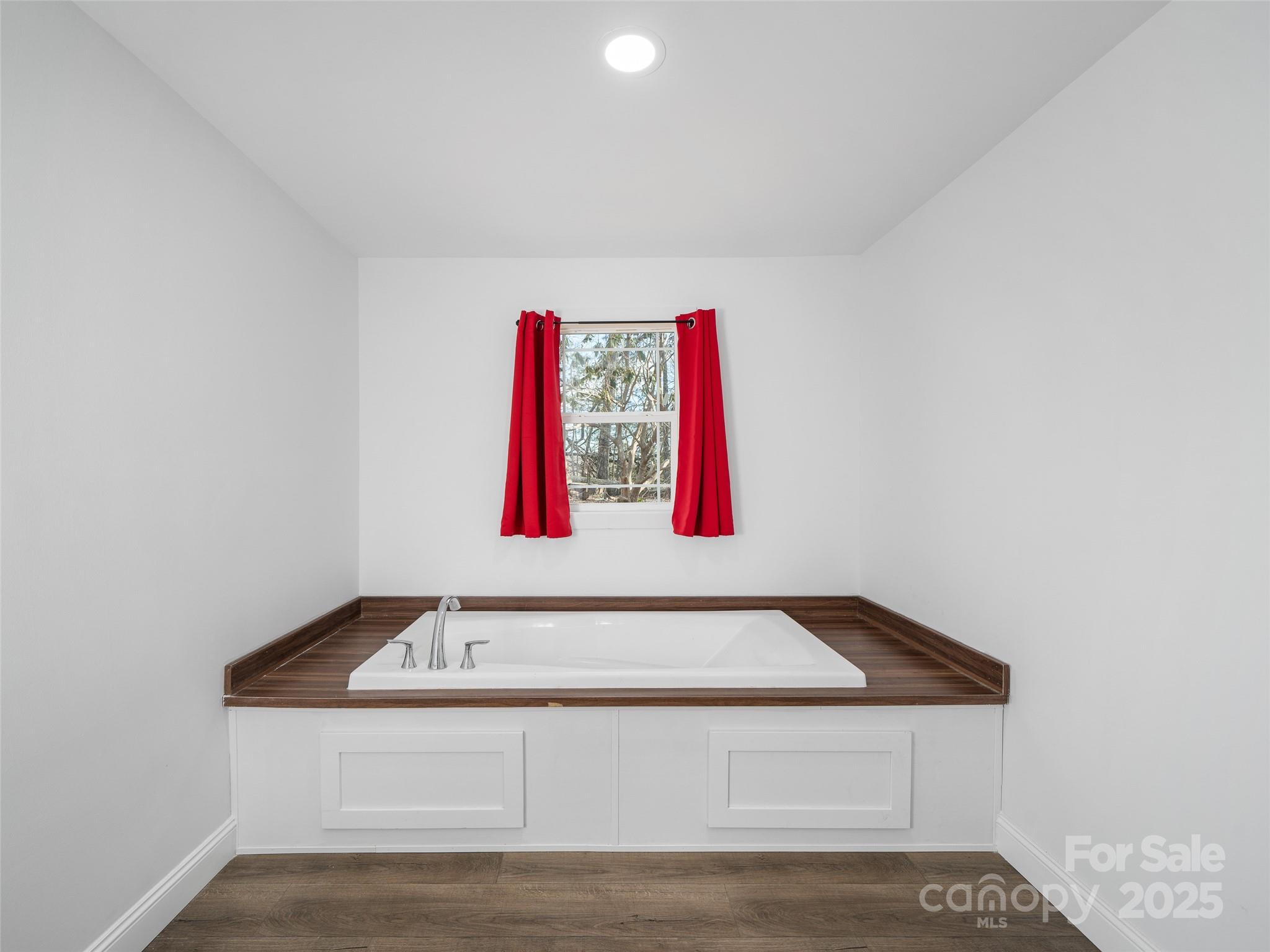 92 Jarrett Drive Bakersville NC 28705