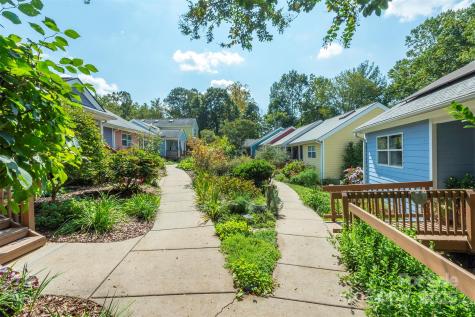 43 Vermont Court Asheville NC 28806