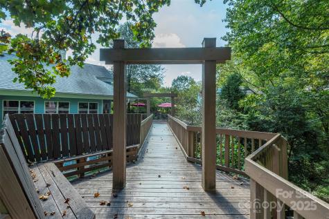 43 Vermont Court Asheville NC 28806