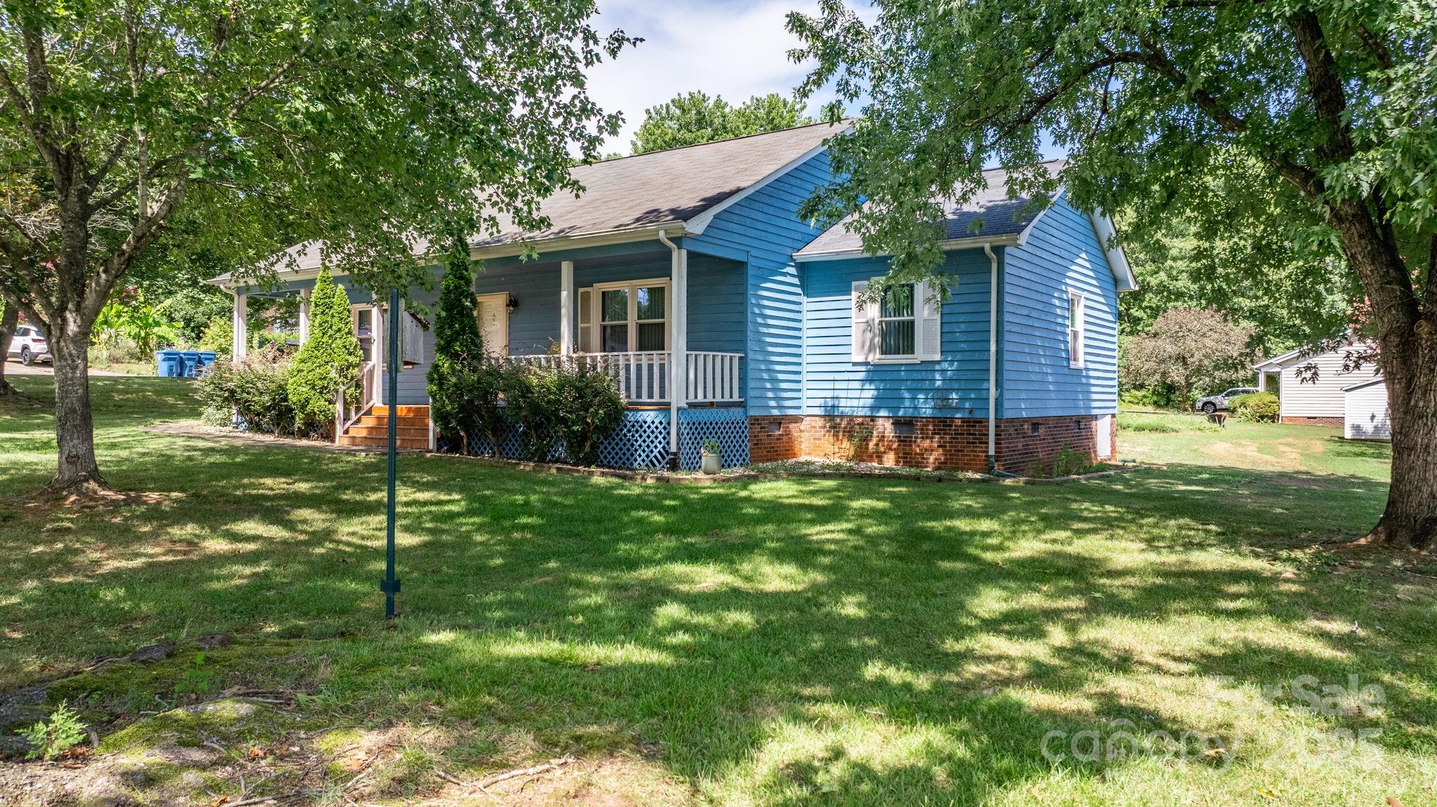 1776 Castlewood Court Hickory NC 28602
