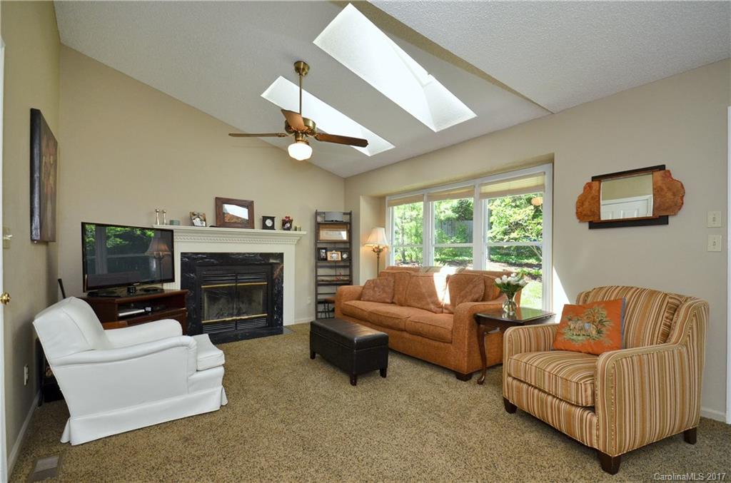 16 N Leslie Lane Asheville NC 28805