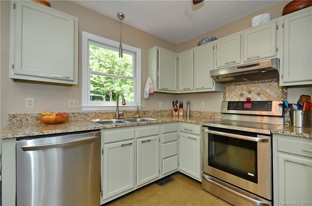 16 N Leslie Lane Asheville NC 28805